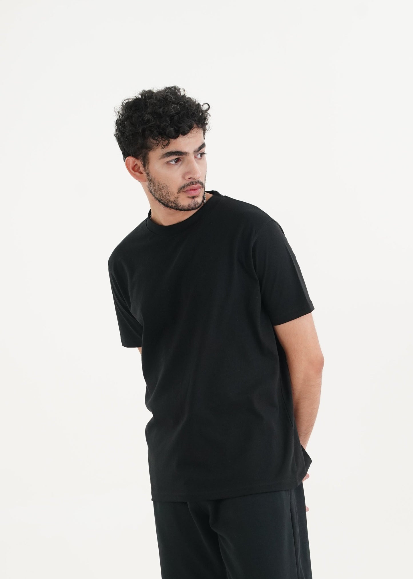 BASIC BLACK T-SHIRT