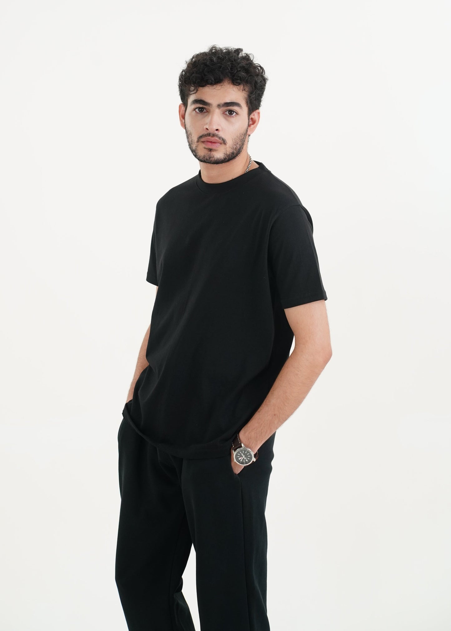 BASIC BLACK T-SHIRT