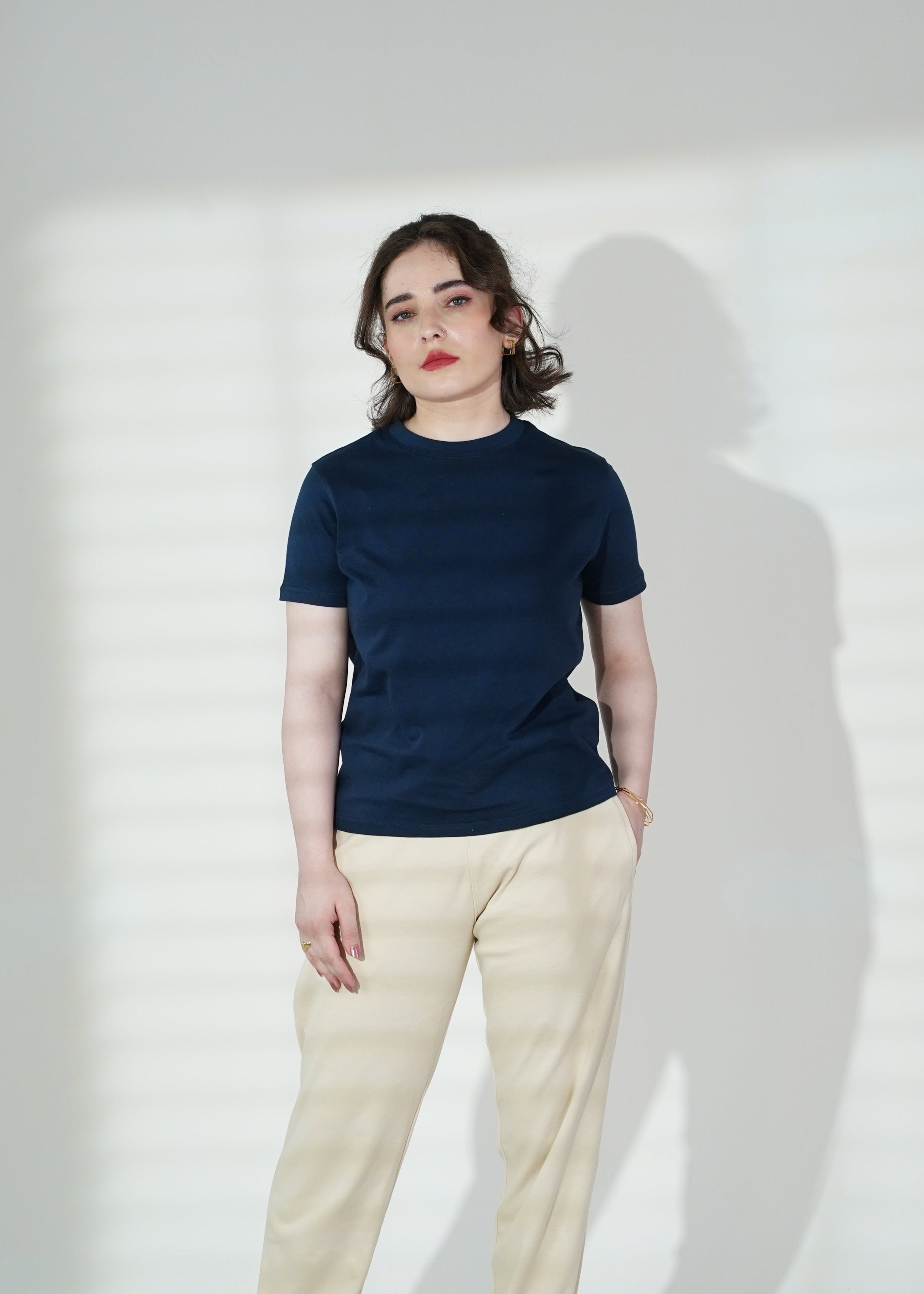 BASIC NAVY T-SHIRT
