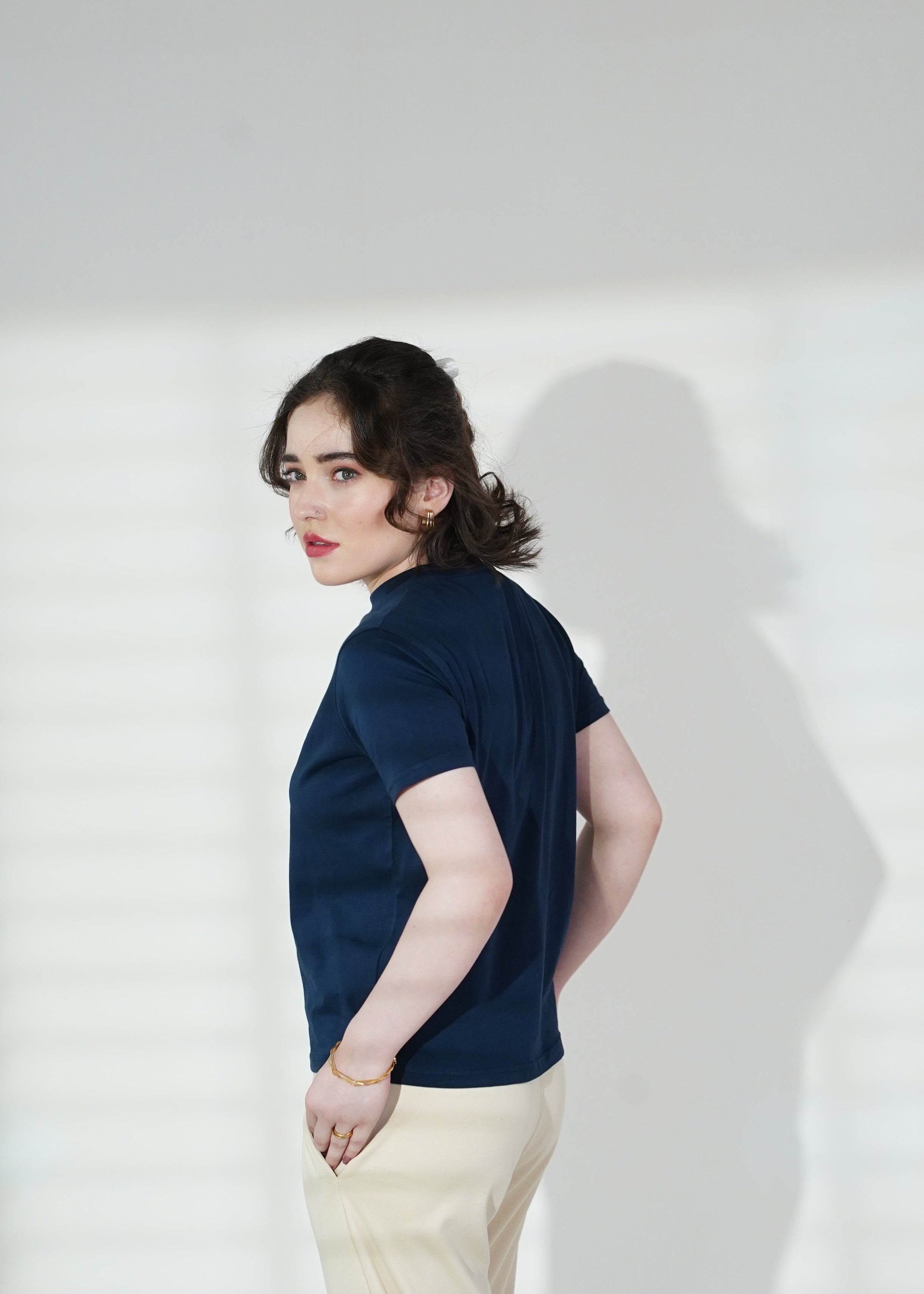 BASIC NAVY T-SHIRT