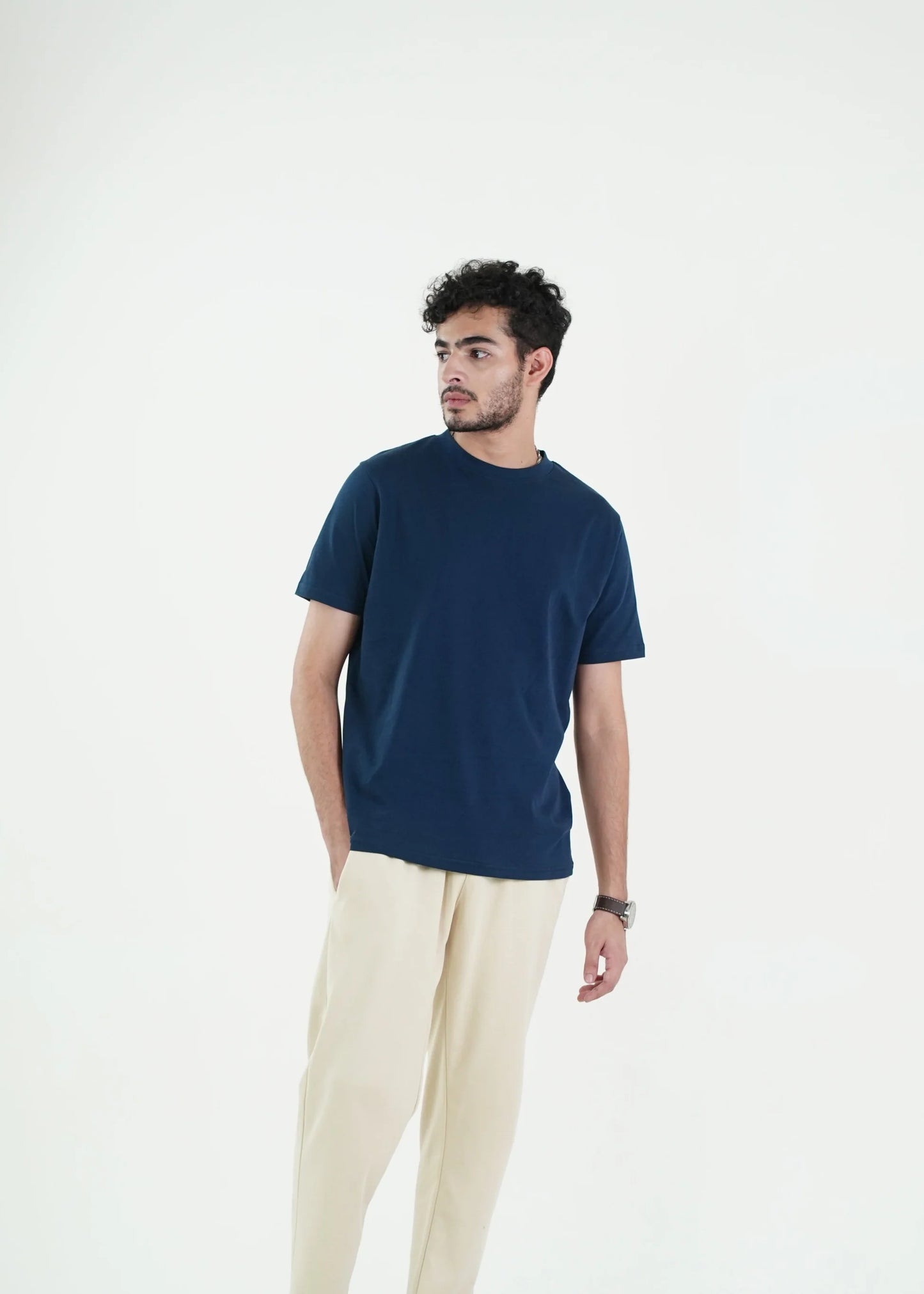 BASIC NAVY T-SHIRT