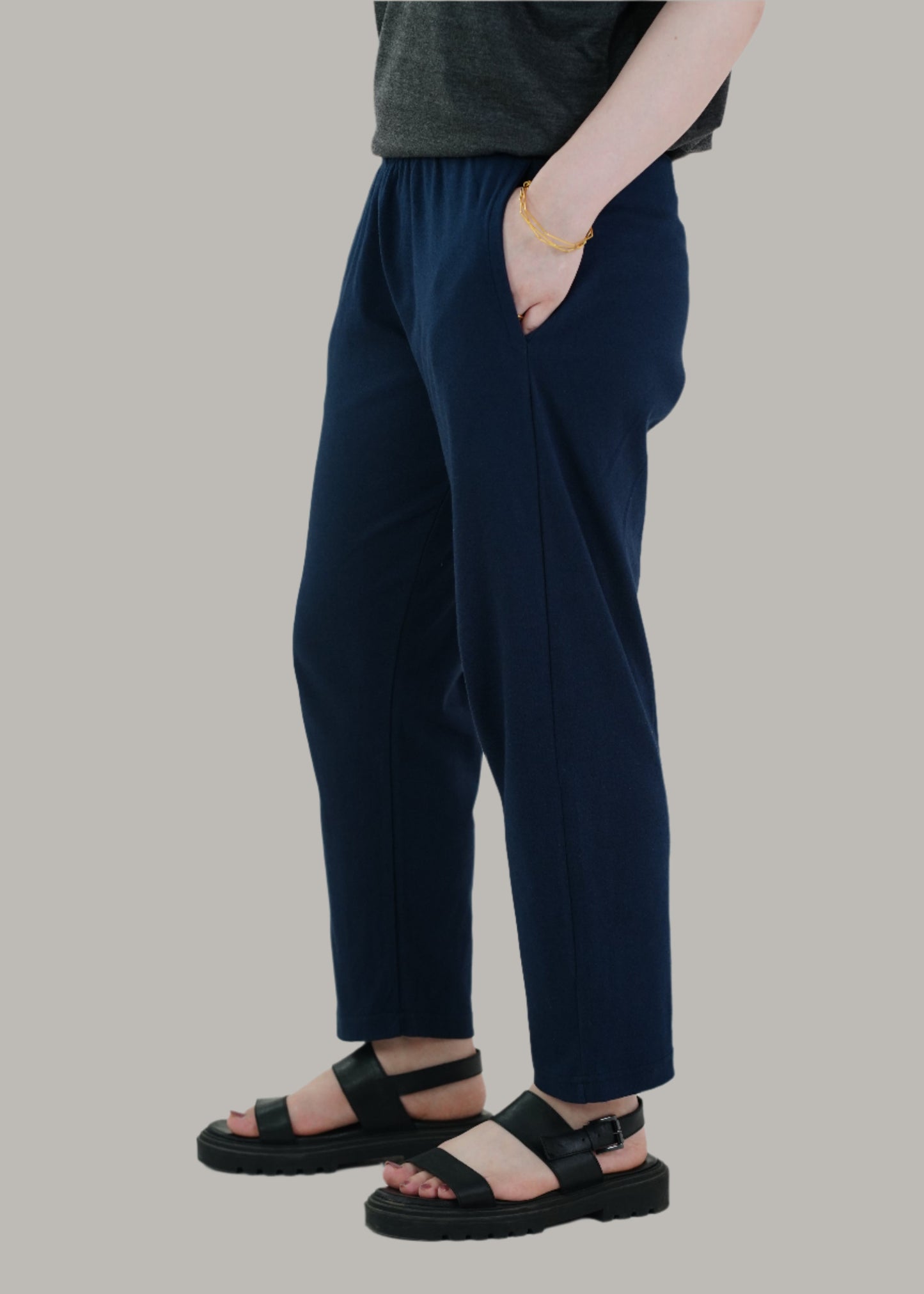 COTTON NAVY ANKLE TROUSER