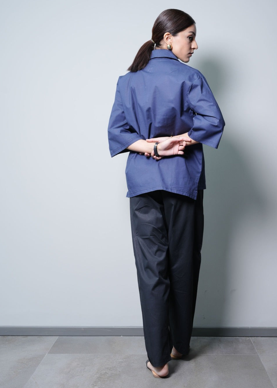 BLACK COTTON LYCRA RELAXED TROUSERS