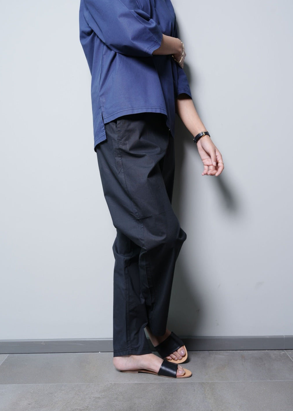 BLACK COTTON LYCRA RELAXED TROUSERS