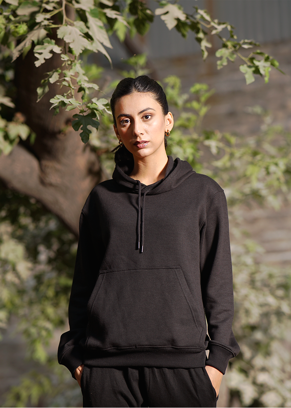 BLACK HOODIE SWEATSHIRT - FLEECE